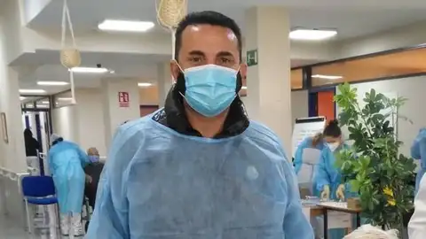 El alcalde de La Nucía y el concejal de Sanidad se vacunan contra el coronavirus como sanitarios El alcalde de La Nucía y el concejal de Sanidad se vacunan contra el coronavirus como sanitarios