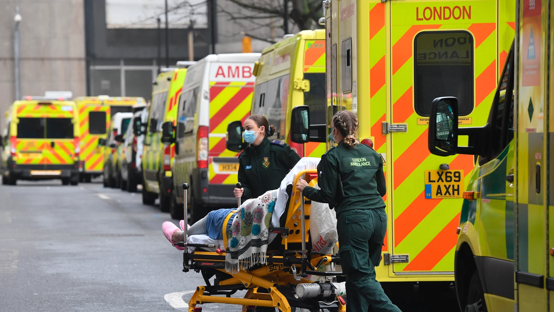 Un hombre muere de cáncer al cancelarse su operación debido a la pandemia coronavirus Un hombre muere de cáncer al cancelarse su operación debido a la pandemia coronavirus