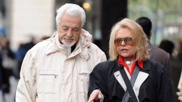 Mayra Gómez Kemp junto a su marido Alberto