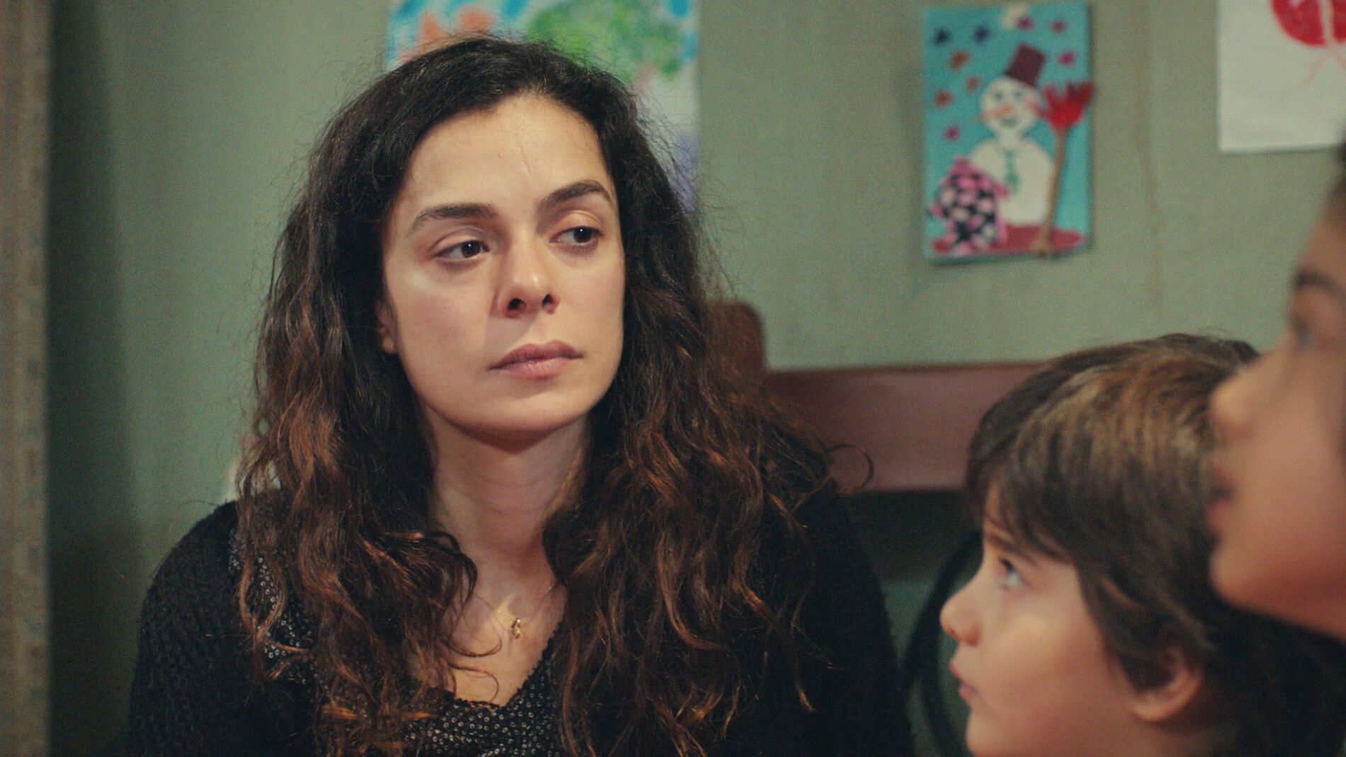 &ldquo;&iquest;Por qu&eacute; iba a tener Sirin el tel&eacute;fono de Sarp?&rdquo;: Bahar, contrariada por la idea de Nisan