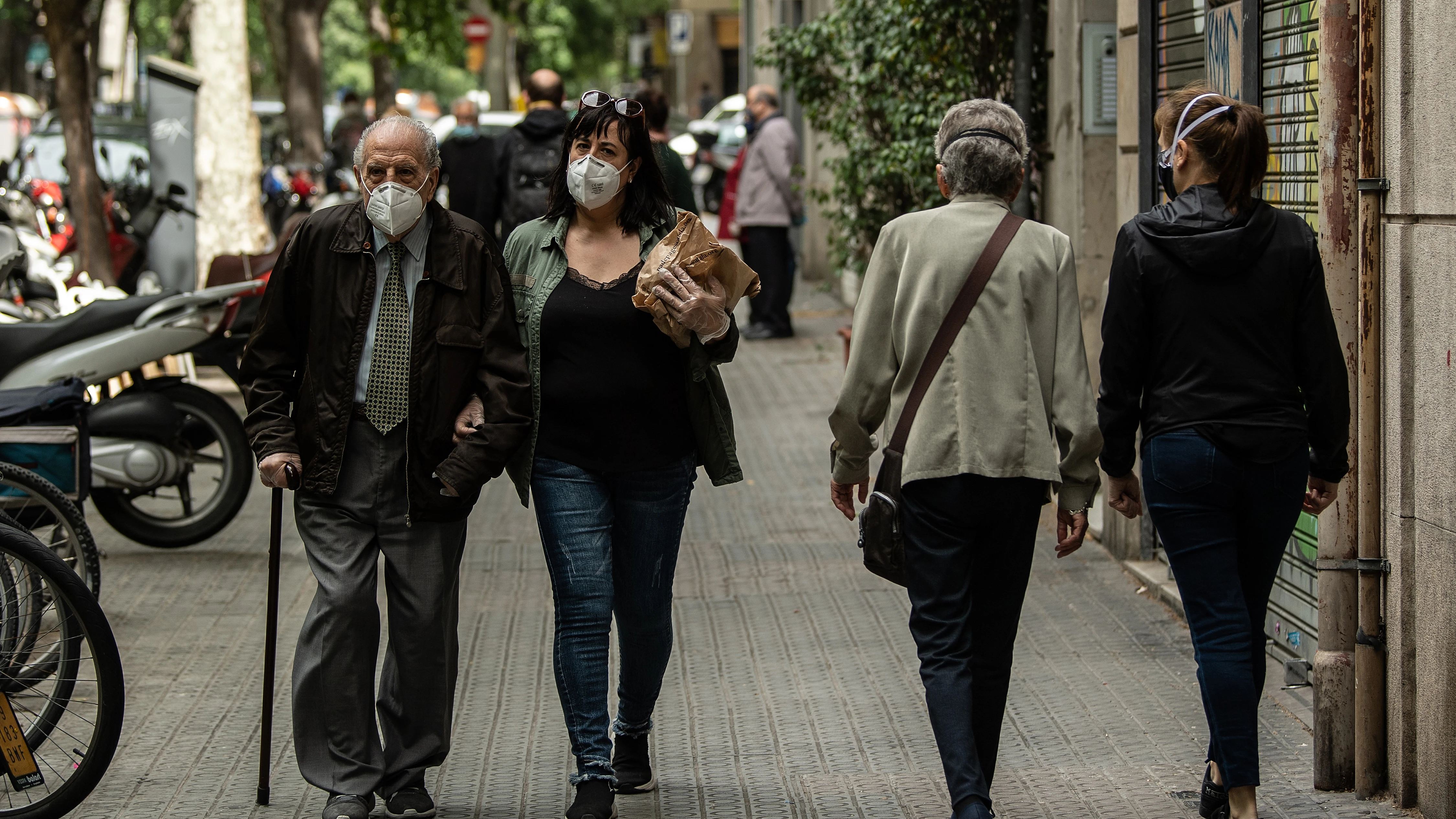 La Comunidad Valenciana estudia prohibir las reuniones entre personas no convivientes debido al aumento de casos de coronavirus