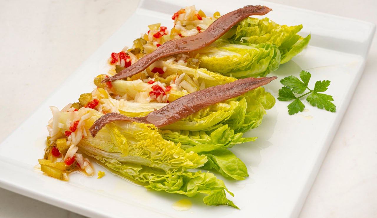 Receta de cogollos con vinagreta, de Karlos Arguiñano: barata y de fiesta