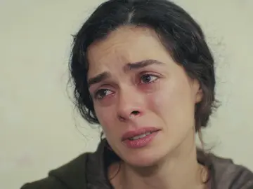Arif, enigmático con Bahar tras su abrazo a Sarp: “No sé protegerte de ti misma” Arif, enigmático con Bahar tras su abrazo a Sarp: “No sé protegerte de ti misma”