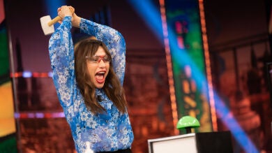 Natalia Verbeke arrebata su maza al justiciero Resines: ¿Le quitará su sección en 'El Hormiguero 3.0?