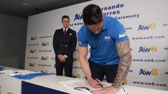 Fernando Torres sorprende con un cambio radical físico: el 'Niño' se pone cachas Fernando Torres sorprende con un cambio radical físico: el 'Niño' se pone cachas