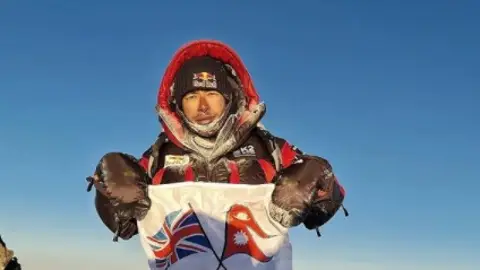 Nirma Purja y su histórica conquista del K2 Nirma Purja y su histórica conquista del K2