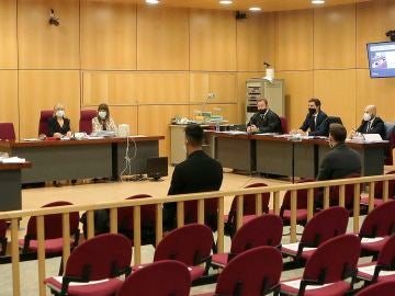 Sergi Enrich, Antonio Luna y Eddy Silvestre, durante el juicio