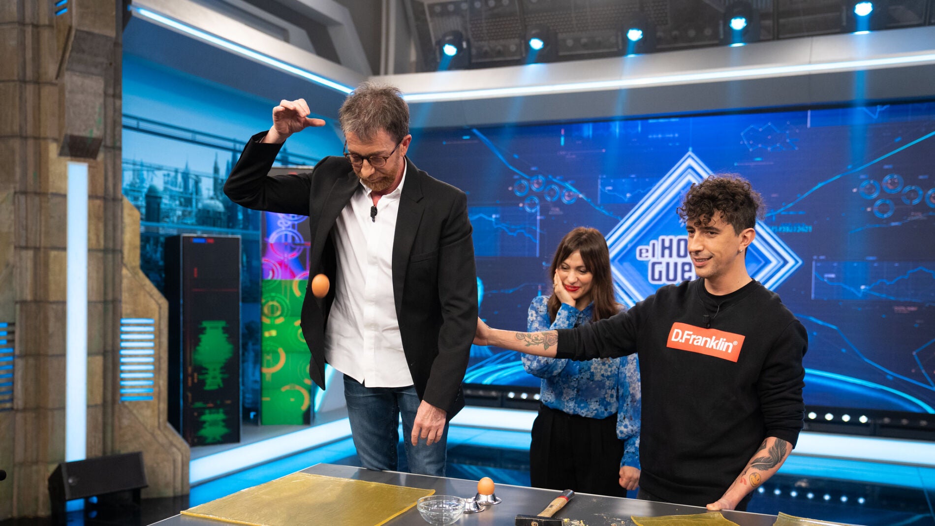 Marron hace magia en 'El Hormiguero 3.0' con el gel antimpacto 