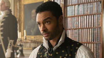 Rege-Jean Page como Simon Basset, el duque de Hastings, en 'Los Bridgerton'