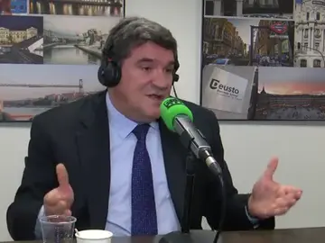 José Luis Escrivá: "Se puede eliminar la posibilidad de jubilación obligatoria, generando un sistema más moderno de jubilación" José Luis Escrivá: "Se puede eliminar la posibilidad de jubilación obligatoria, generando un sistema más moderno de jubilación"