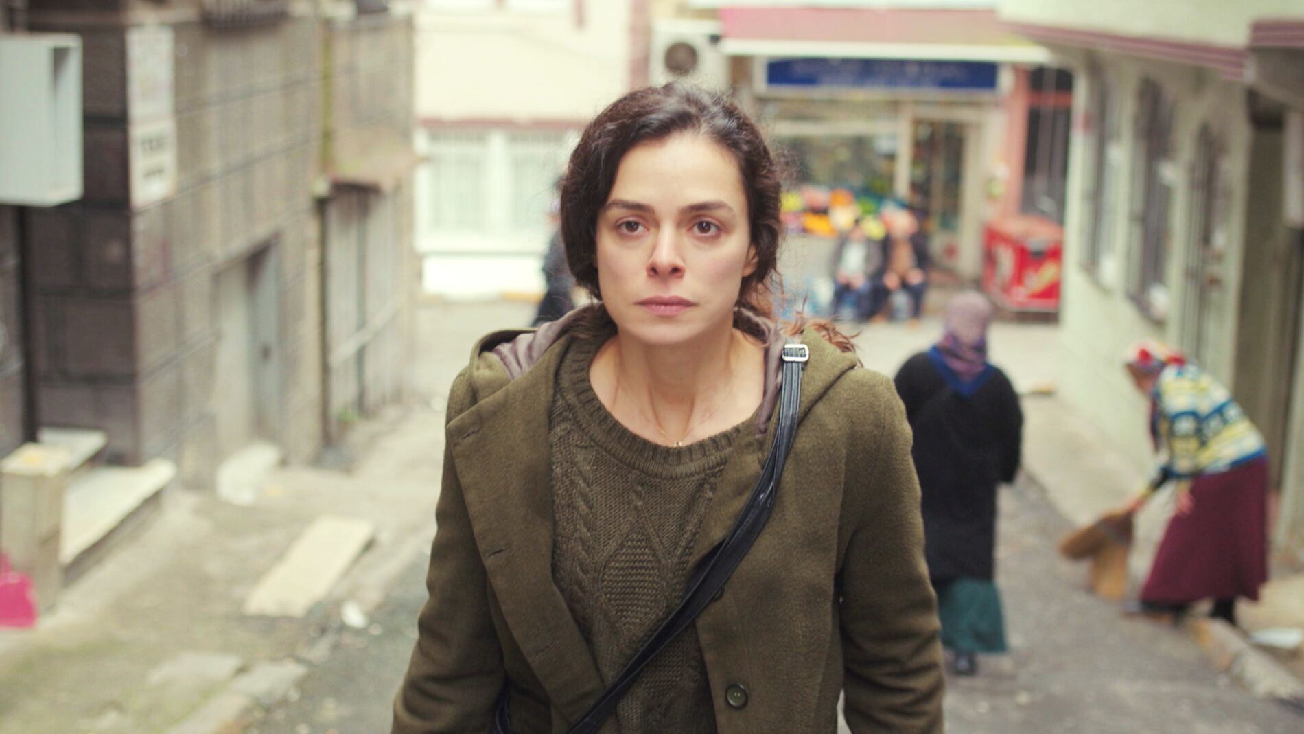 Avance de &lsquo;Mujer&rsquo;: Bahar estalla y acude al encuentro de Sirin buscando explicaciones