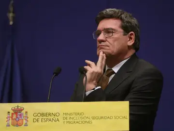 El enfado de Escrivá sobre el cálculo de las pensiones tras las palabras de Pablo Iglesias: "es un debate que no ha existido" El enfado de Escrivá sobre el cálculo de las pensiones tras las palabras de Pablo Iglesias: "es un debate que no ha existido"