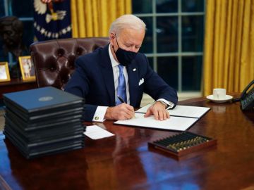 Biden tumba la orden de Trump que impedía la entrada de migrantes por 'riesgo laboral