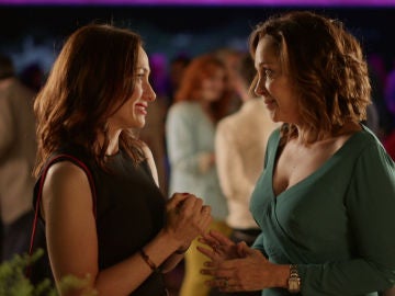 Rebeca ofrece un puesto de profesora a Cristina: “Ahora que te he reencontrado no te voy a dejar escapar”