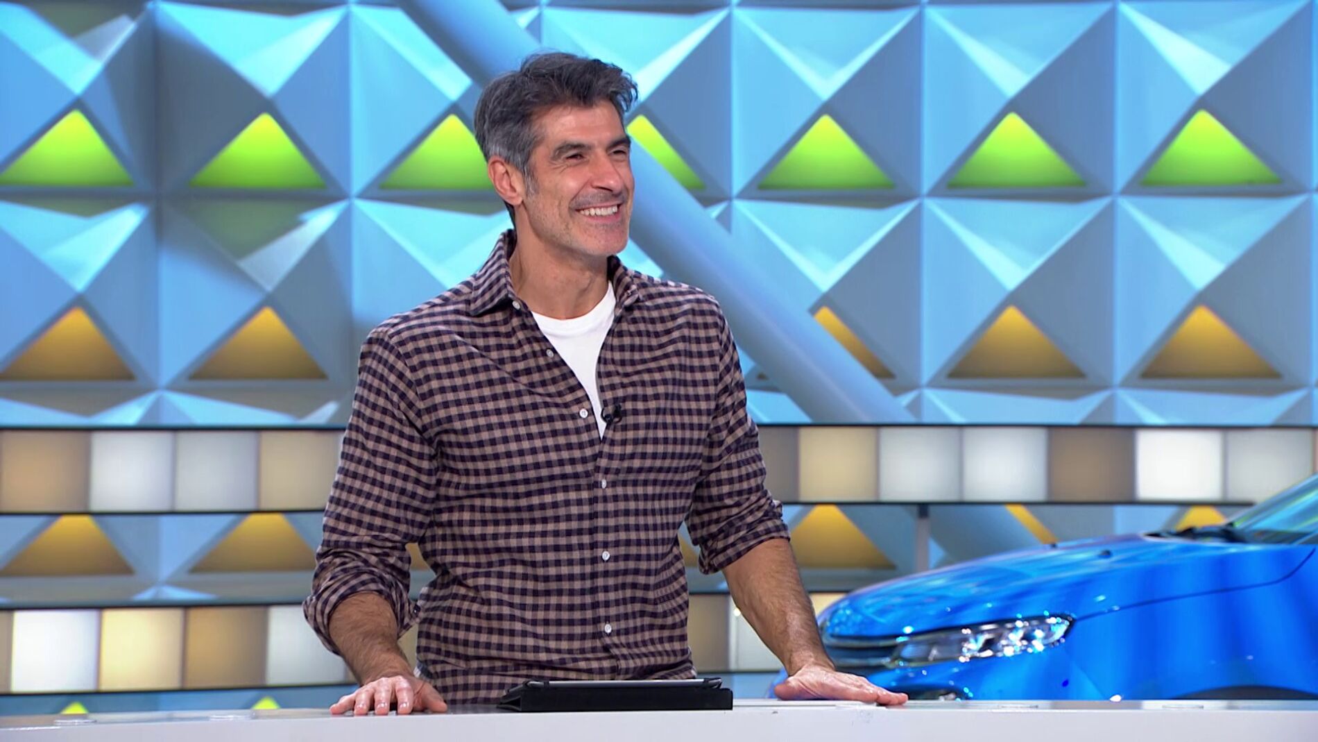 La marchosa canci&oacute;n con la que Jorge Fern&aacute;ndez comenzar&iacute;a cada programa de &lsquo;La ruleta de la suerte&rsquo;