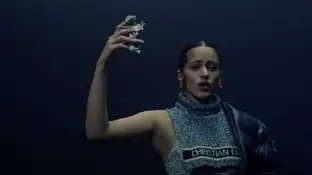 Rosalía en el nuevo videoclip Rosalía en el nuevo videoclip