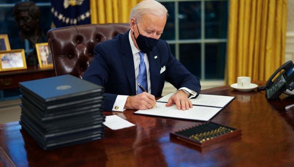 laSexta Noticias 14:00 (21-01-21) Las 17 medidas de Joe Biden en su primer día en la Casa Blanca: mascarillas, deportaciones, clima y salud