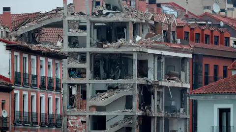 El estado en el que ha quedado el edificio tras la explosión en Madrid El estado en el que ha quedado el edificio tras la explosión en Madrid