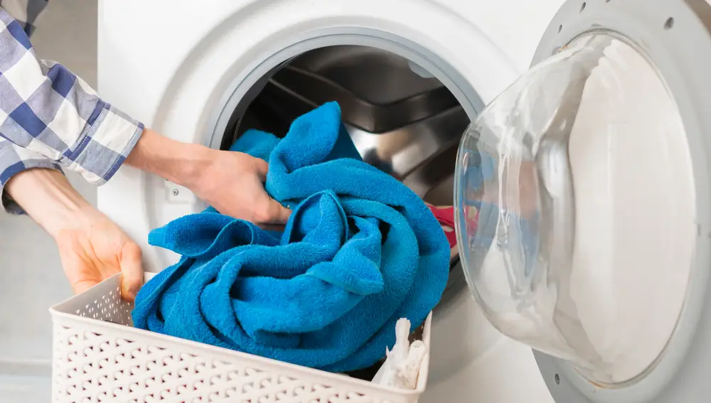 Cómo recuperar la ropa encogida en la lavadora o secadora