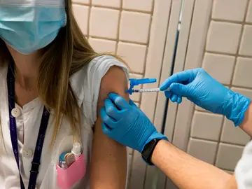 Sanidad aprueba la segunda actualización de la Estrategia de Vacunación contra el coronavirus Sanidad aprueba la segunda actualización de la Estrategia de Vacunación contra el coronavirus