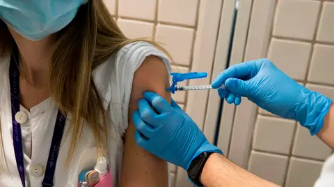 Sanidad aprueba la segunda actualización de la Estrategia de Vacunación contra el coronavirus Sanidad aprueba la segunda actualización de la Estrategia de Vacunación contra el coronavirus
