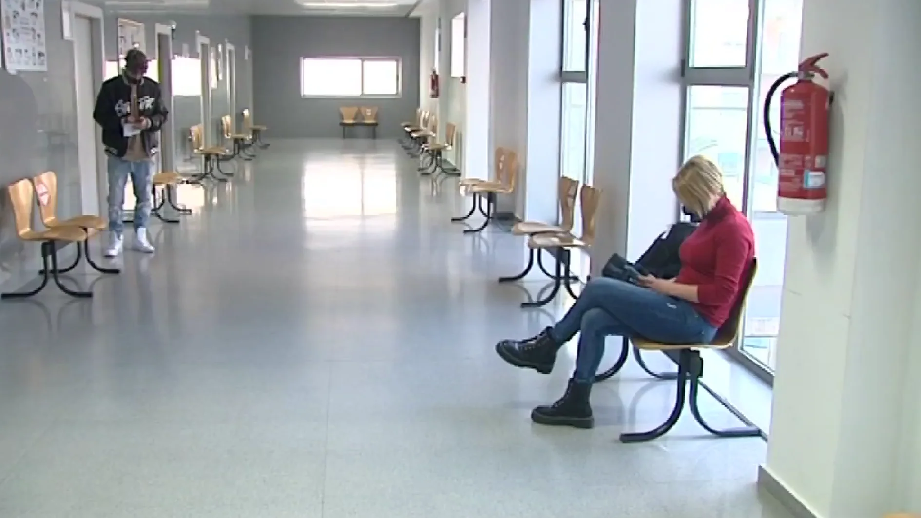 Los centros de salud vacíos tras la atención sanitaria colapsada Los centros de salud vacíos tras la atención sanitaria colapsada
