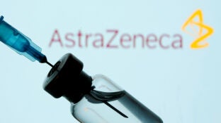 Un vial de la vacuna de AstraZeneca