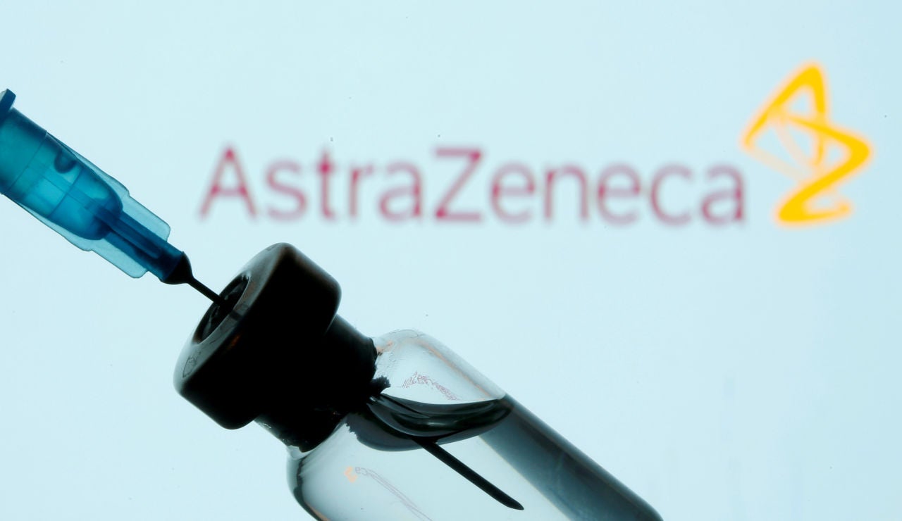 Un vial de la vacuna de AstraZeneca
