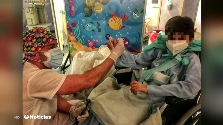 Un ni&ntilde;o de 10 a&ntilde;os supera el coronavirus despu&eacute;s de pasar 11 d&iacute;as en la UCI