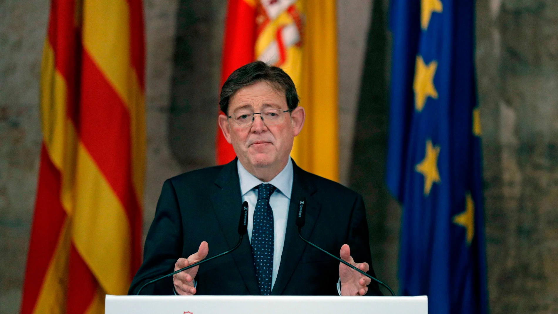 La Generalitat Valenciana compra chalecos por 10.300 euros para los empleados que no pueden teletrabajar La Generalitat Valenciana compra chalecos por 10.300 euros para los empleados que no pueden teletrabajar