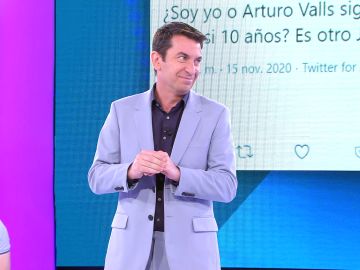 La reacción de Arturo Valls a un tuit que le compara con otro presentador 