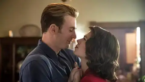 Capitán América y Peggy Carter en 'Vengadores: Endgame' Capitán América y Peggy Carter en 'Vengadores: Endgame'