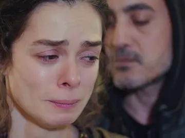 Avance de ‘Mujer’: Bahar, desengañada por Sarp, implora la libertad de Nisan y Doruk Avance de ‘Mujer’: Bahar, desengañada por Sarp, implora la libertad de Nisan y Doruk