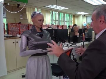 Sophia, el robot 'social' que ayudará contra la pandemia cuidando a ancianos y enfermos de coronavirus