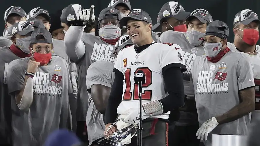 Super Bowl 2021: Tom Brady lleva a los Tampa Buccaneers a la final de la NFL contra los Kansas City Chiefs Tom Brady lleva a los Tampa Buccaneers a la Super Bowl contra los Kansas City Chiefs de Patrick Mahomes