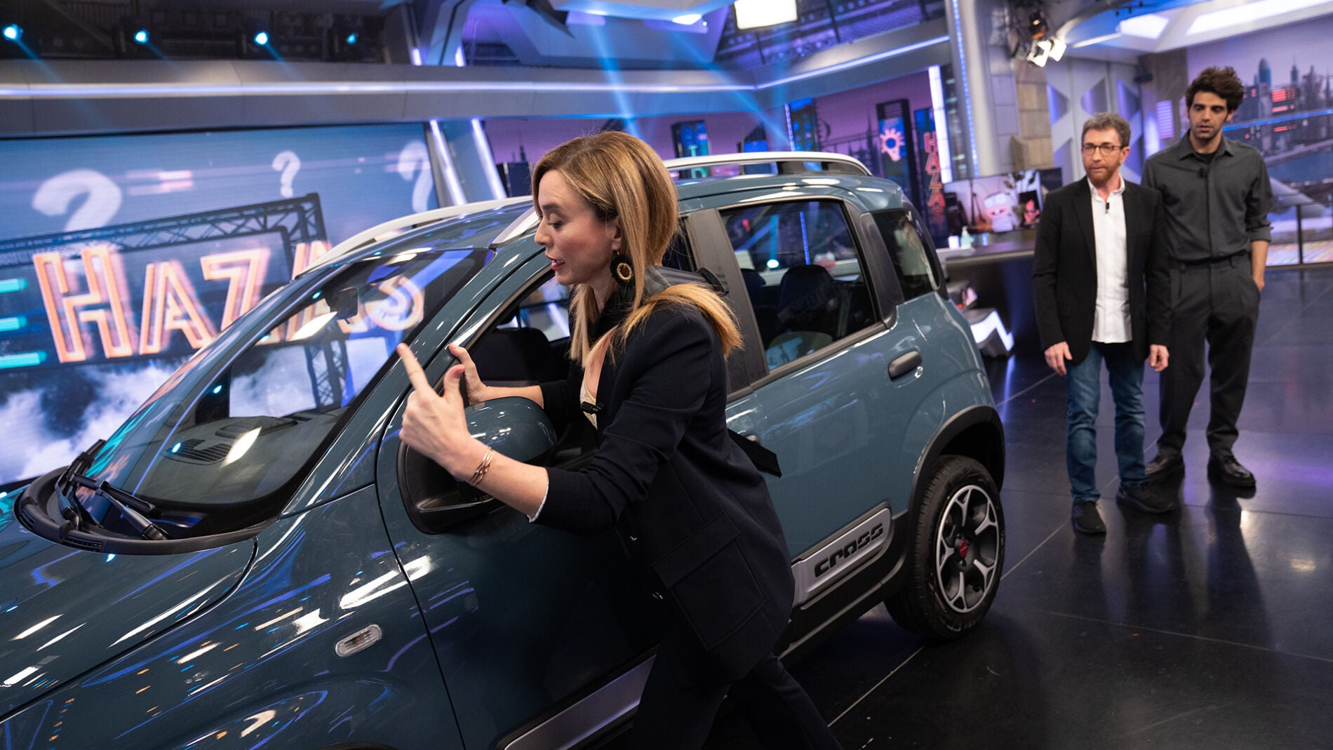 Una nueva utilidad del cintur&oacute;n de seguridad: Marta Hazas lo explica en 'El Hormiguero 3.0'