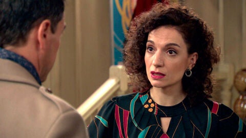 Abel le propone a Estefanía “una relación”