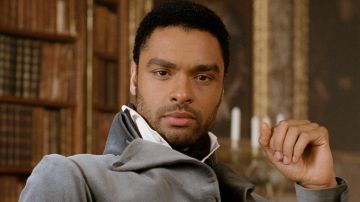 Regé-Jean Page como Simon Basset, el duque de Hastings en 'Los Bridgerton'