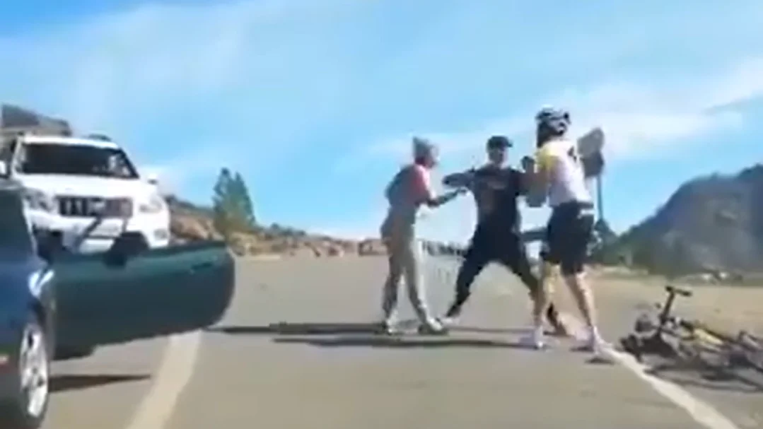 Gran Canaria: Salvaje agresión de un conductor a un ciclista en Santa Lucía de Tirajana Salvaje agresión de un conductor a un ciclista por una discusión de tráfico en Gran Canaria