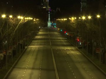 El Paseo de la Castellana en Madrid, desierto