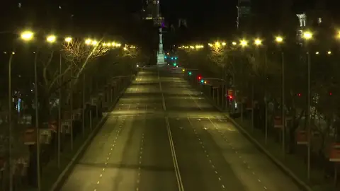 El Paseo de la Castellana en Madrid, desierto El Paseo de la Castellana en Madrid, desierto
