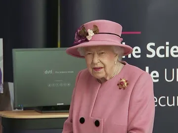 La Reina Isabel II modificó la ley para mantener oculta su fortuna La Reina Isabel II modificó la ley para mantener oculta su fortuna