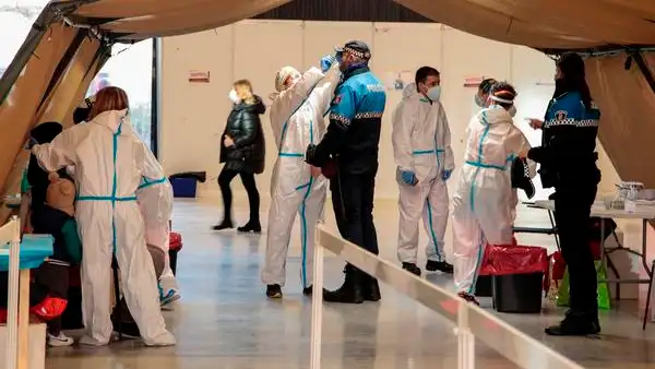 Un hombre fallece por coronavirus solo dos semanas después de que lo hiciera su hijo Un hombre fallece por coronavirus solo dos semanas después de que lo hiciera su hijo