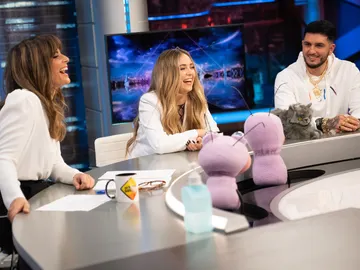 La habilidad oculta de Ana Mena imitando a Martin, de 'Los Simpson', y a Patricio, de 'Bob Esponja' La habilidad oculta de Ana Mena imitando a Martin, de 'Los Simpson', y a Patricio, de 'Bob Esponja'