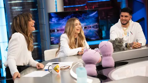 La habilidad oculta de Ana Mena imitando a Martin, de 'Los Simpson', y a Patricio, de 'Bob Esponja' La habilidad oculta de Ana Mena imitando a Martin, de 'Los Simpson', y a Patricio, de 'Bob Esponja'