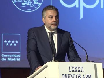 Carlos Alsina durante su discurso tras recibir el premio al mejor periodista del año 2020