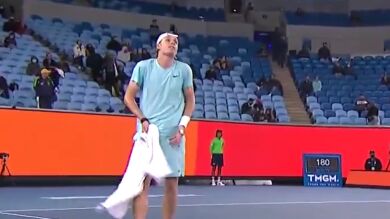 El infierno de Shapovalov en el Open de Australia: 