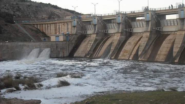 Imagen de archivo embalse. 