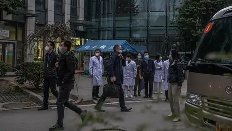 Estas son las 4 hipótesis de la OMS sobre el posible origen del coronavirus tras su investigación en Wuhan (China) Estas son las 4 hipótesis de la OMS sobre el posible origen del coronavirus tras su investigación en Wuhan (China)