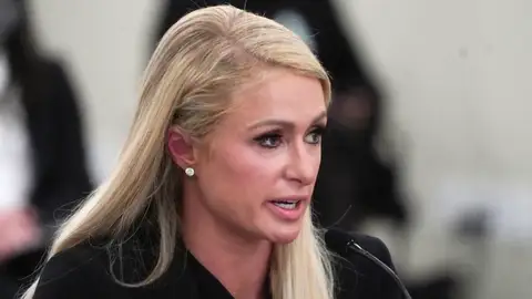 Paris Hilton testifica sobre el presunto abuso que sufrió cuando tenía 17 años Paris Hilton testifica sobre el presunto abuso que sufrió cuando tenía 17 años